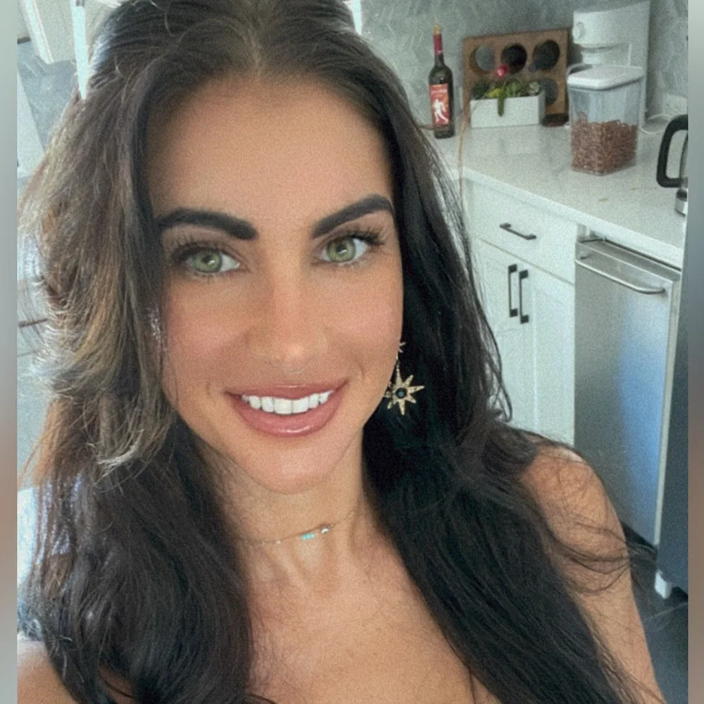 ✨ M E E T • M E ✨ The Posher - Picture 6 of 17